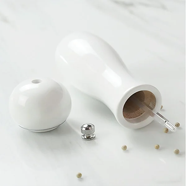 6-Inch Ceramic Pepper Grinder015 Healthy rubber wood inner jar of ceramic pepper mill resistant to corrosion